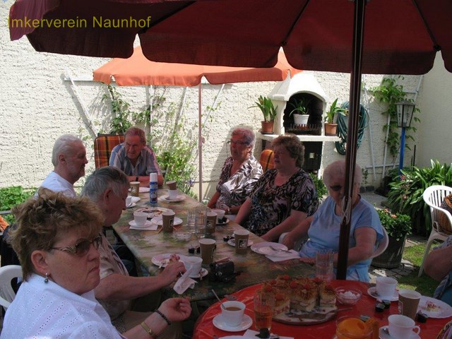 17. Juli 2013 - Besuch der Senioren im Cafe Biene